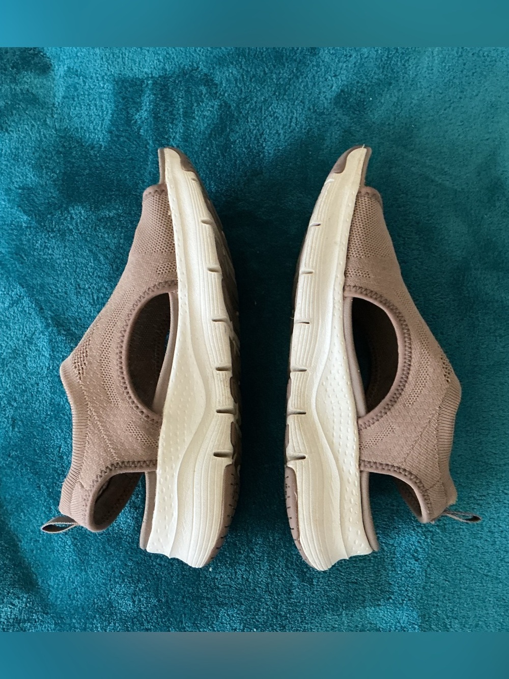 Skechers Slip-On Knit Clog in Brown with White Sole, Size 7